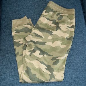 Old Navy Women’s Green Camo  Joggers